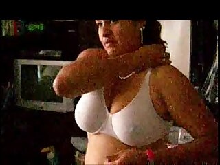karishma big boobs aunty enervating bra tight nipple show
